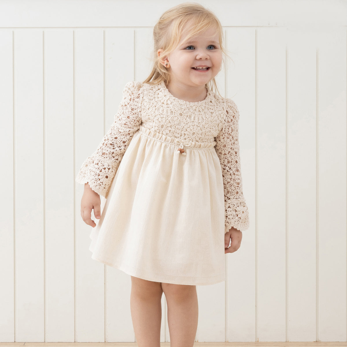 Baby Mädchen Spitzenkleid mit langen Ärmeln-3902